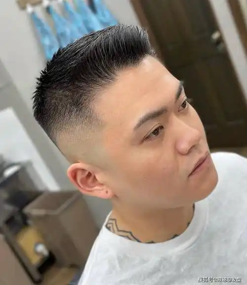 中年大叔别总剪"板寸",试试这几种"铲青"发型,干练又帅气_男士_头发