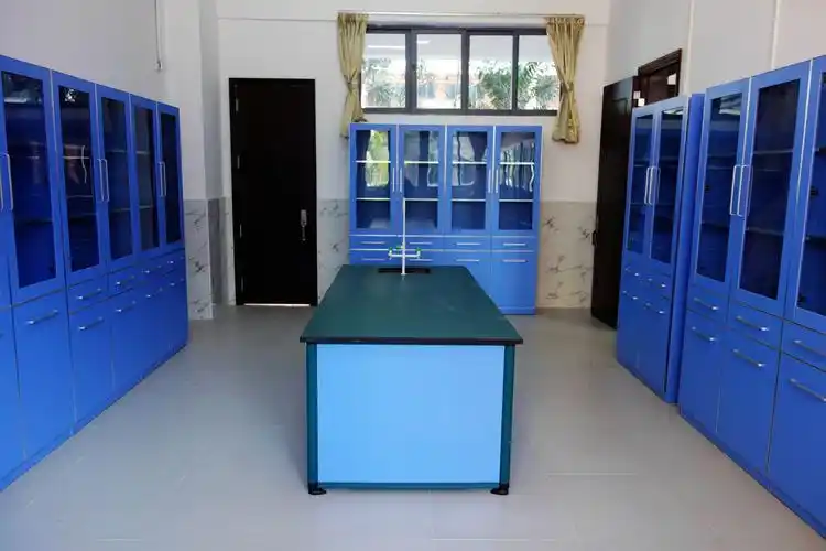 中学生物仪器室