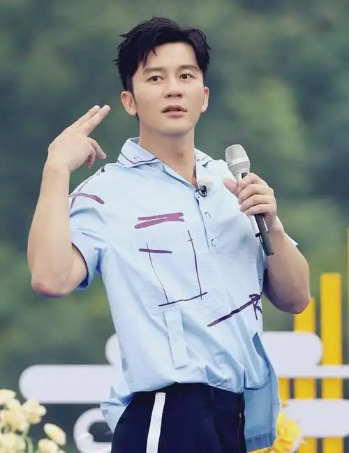 新一期《奔跑吧》曝光明星真容:baby眼纹明显,李晨沙溢显老态