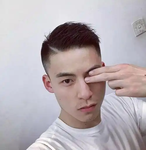 男士侧背发型,让你清爽帅气整个夏天!