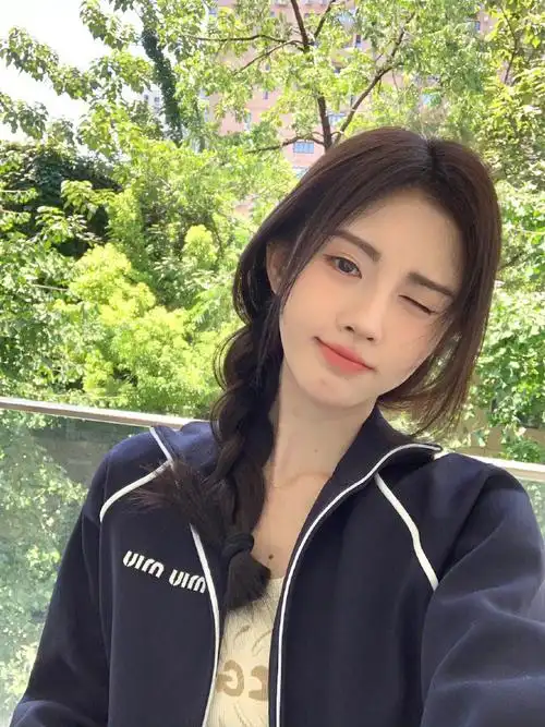 鞠婧祎麻花辫十宫格##鞠婧祎麻花辫运动套装##鞠婧祎