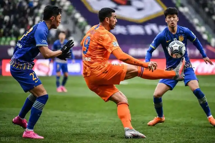 山东鲁能泰山队获得2020赛季足协杯冠军