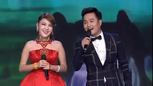 原唱金曲乌兰图雅经典原唱敖包相会4个视频