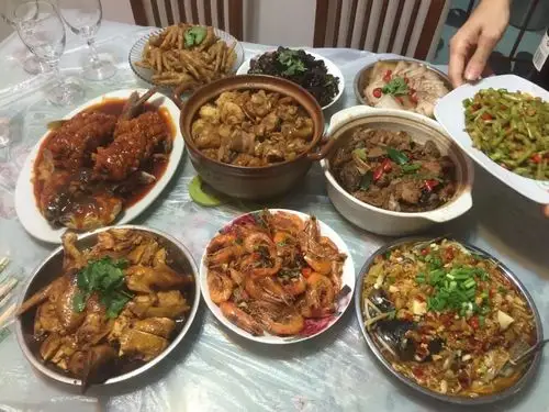 中秋家宴感动回放昨晚归家的路舌尖儿比脚步更快