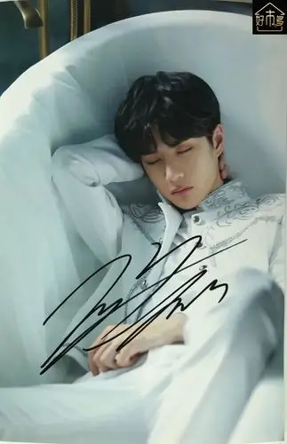 uniq 王一博 亲笔签名照片 a1款 2019 写真签名照