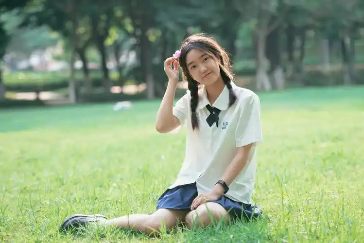 泰国校服 人像摄影 青春校园 小清新 双麻花辫子