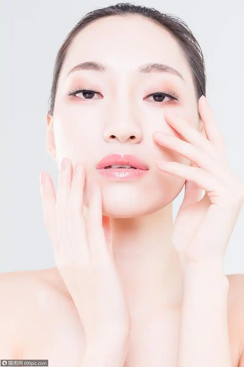 照片 人物情感 女性护肤.jpg