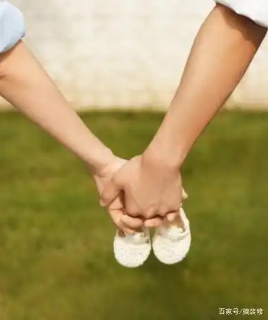 姜潮与麦迪娜爱巢:求婚10天"喜当爹",十指相扣比爱心,幸福