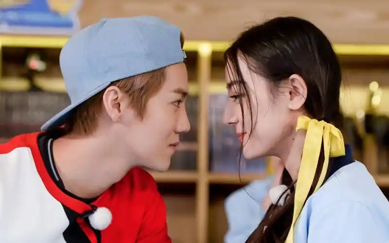 鹿晗x迪丽热巴按头小分队抠图不存在的