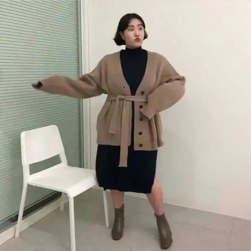 韩国博主minmonday ,身高168cm,体重150 ,身材也是过于丰满的类型.