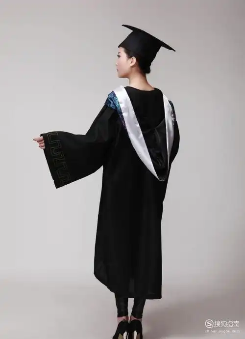 教你从垂布颜色辨别学士服