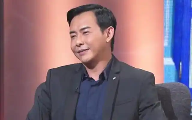 仙剑刘晋元近况满头白发涂红唇新造型让人很难辨认