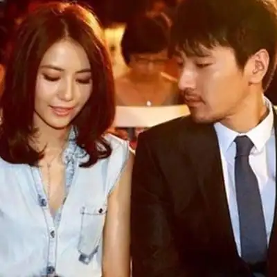 【图】高圆圆张亚东亲热照曝光 揭其两人亲密有加_大陆星闻_明星-超级