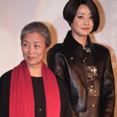 《老有所依》中,奚美娟与吕中这两位常被观众拿来比较的老戏骨首度