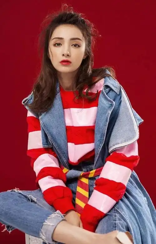 麦迪娜写真_网易订阅