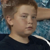 ncaa棒球比赛小男孩带字gif表情包搞笑版【真人挑逗表情】