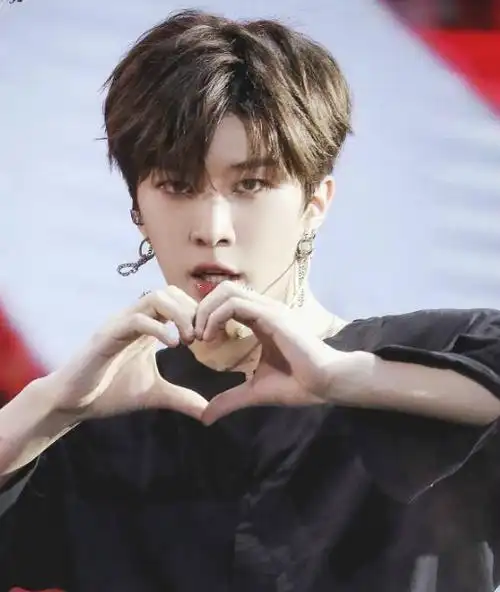 乐华7子花式比心,justin可爱,范丞丞高冷,你对谁心动