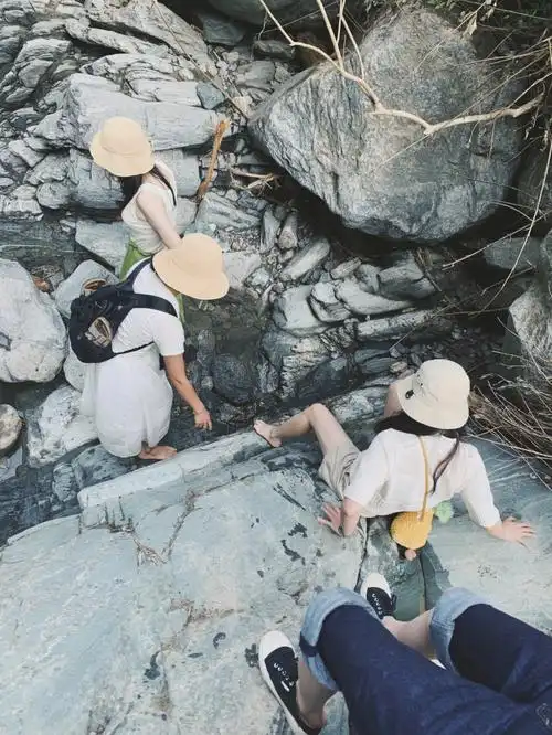 光脚丫溯溪好快乐06