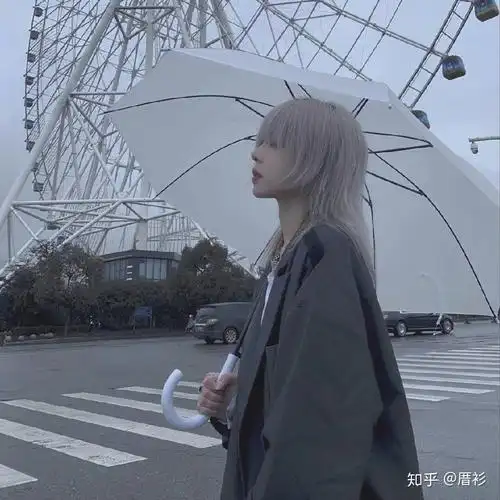 这个狼尾鲻鱼头女生是谁? - 知乎