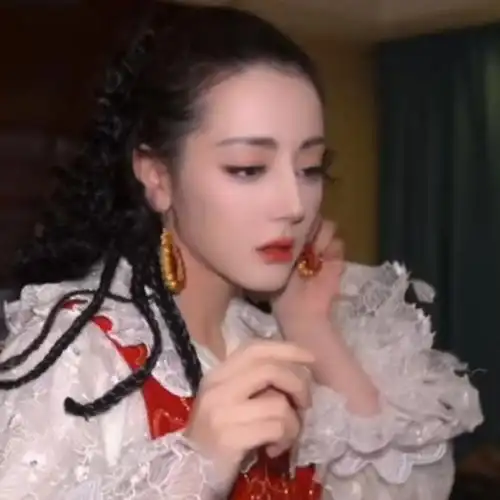 迪丽热巴新疆舞春晚名场面top1#90top花,爆米花,富有生命力的舞蹈