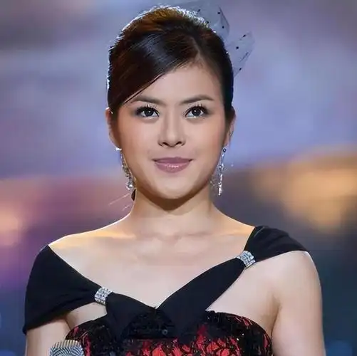 陈辰:与初恋程雷分手后,转身嫁小2岁余笛,婚后生一女幸福美满|小神龙