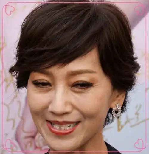 奶奶辈的赵雅芝,一脸皱纹引吐槽,网友:活在美颜相机中不肯醒来