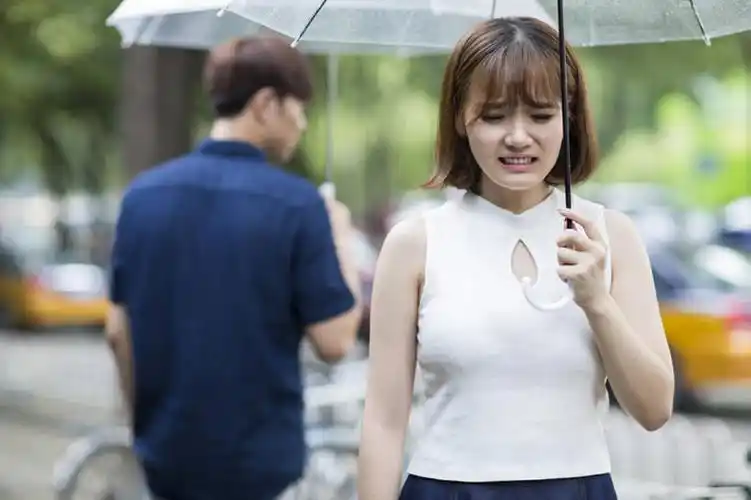 年轻情侣分手 分享到: 图片编号: tkf005_305660 授权许可类型: rf