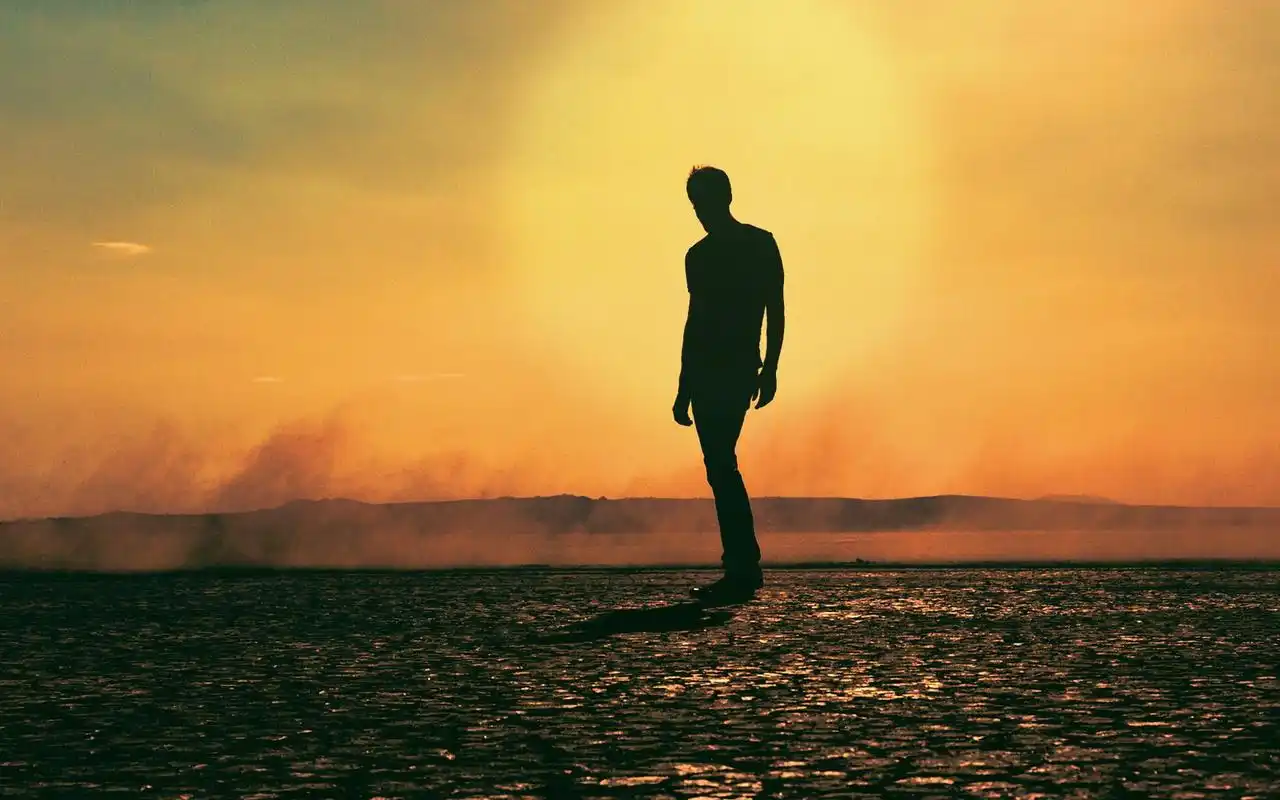 > || 更新时间:2018-01-20 颜色分 蓝色 关键词:  一个人 心情 孤独