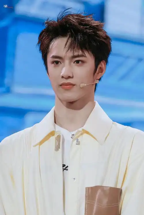 移动芒果卡发售会9898@时代少年团-刘耀文#时代有我光芒万丈