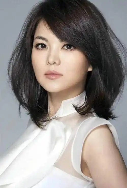 这就是李湘近期的一系列争议事情的全貌,也是大家需要深思的问题.