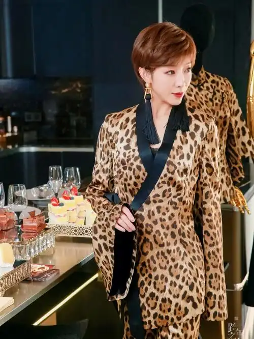 和设计师熊英老师一起聊聊设计与搭配,很高兴为盖娅传说品牌变身三套