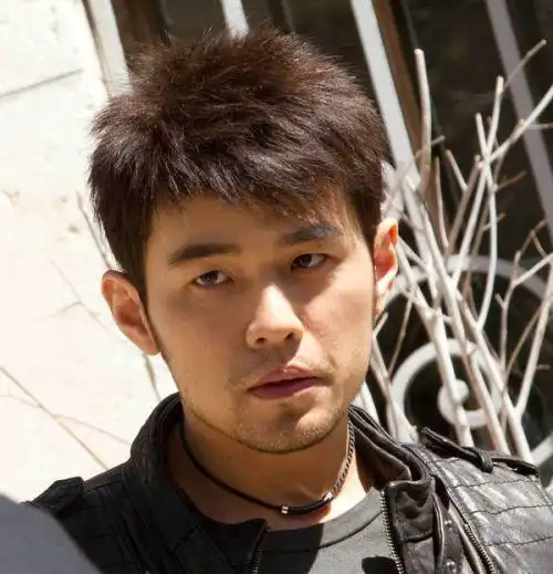 周杰伦有带假发么?