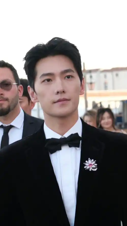 生图王者杨不修#杨洋生图好有鲜活力啊!