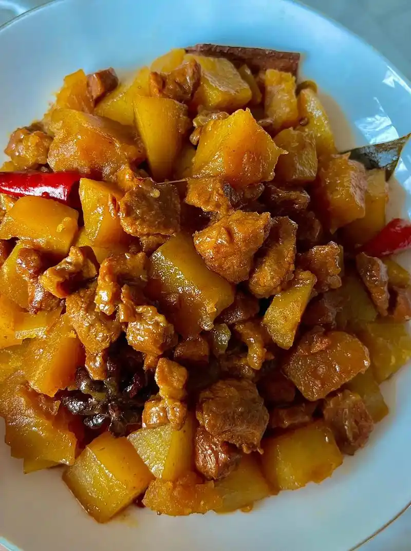 红烧猪肉炖土豆.#图文热搜词创作任务 #土豆怎么做家常菜 不 - 抖音