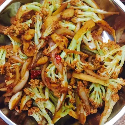 黄小翻做的很"浪费"米饭的家常菜之一-------干锅菜花