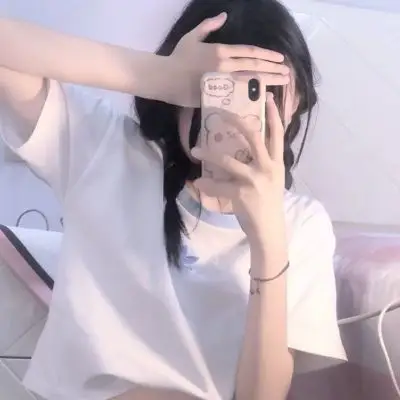 干净白色系气质女生头像