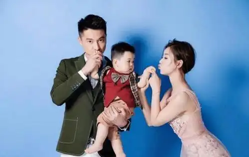 两人坠入爱河后王雷带着李小萌回家见了父母,也都得到了父母的祝福