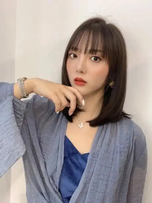 2021减龄显脸小锁骨发型入秋首选 - 小脸发型 - 发型社