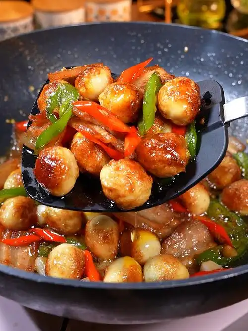 这是我家经常吃的农家小炒简单下饭