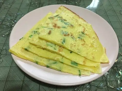 卡朵外婆做的葱花鸡蛋饼