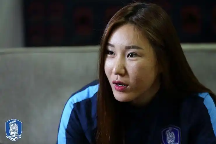 韩国队的守门员的详细资料(韩国37岁"足球守门员"金正