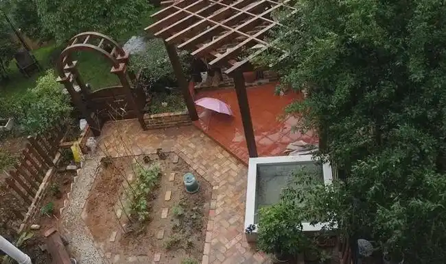 40㎡小庭院精改造仅60天完成设计到施工圆了花园梦