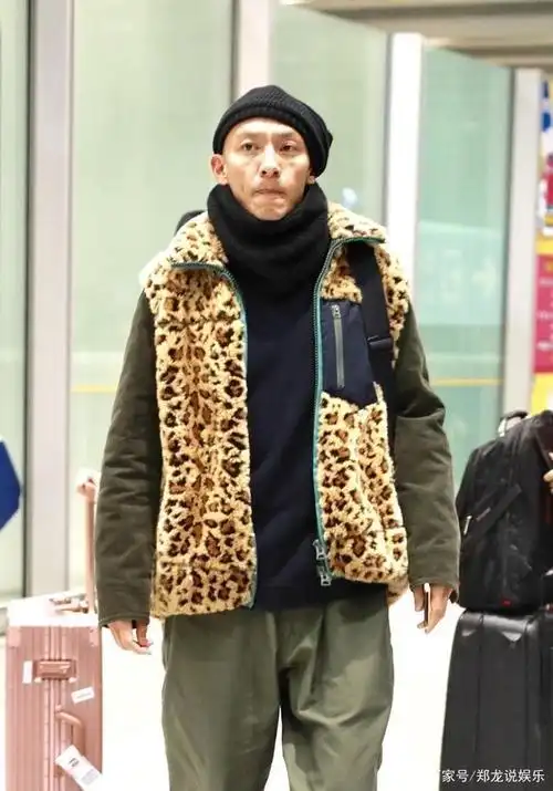 43岁张震罕见现身,面容憔悴身材暴瘦,让人难以辨认