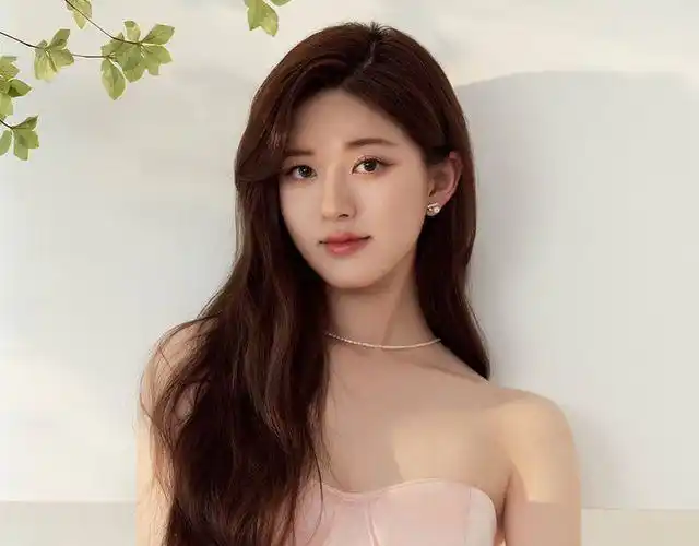 赵露思卖馄饨旧照被曝光,在宝岛读书时人气就很旺,老师们超喜欢