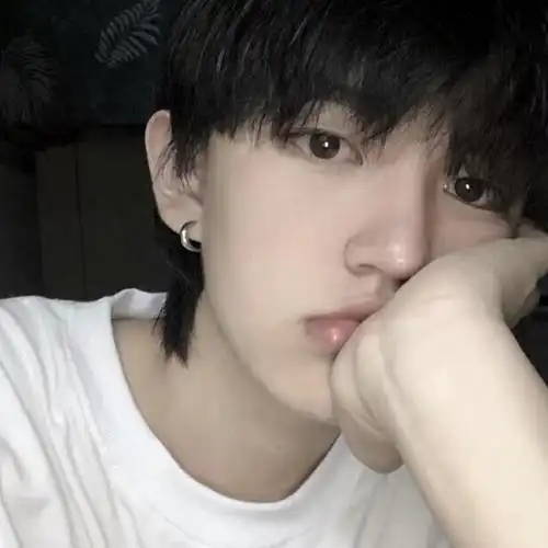 微信好看帅哥真人头像2020