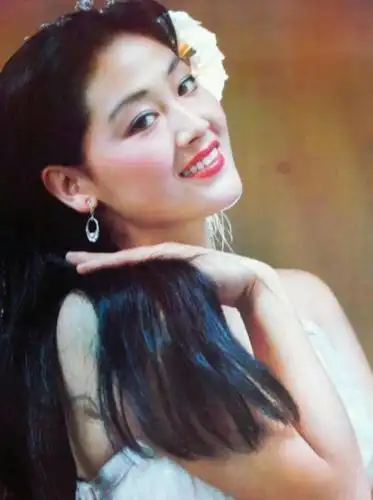 王姬年轻时有多美?看完一组照片,你会爱上她