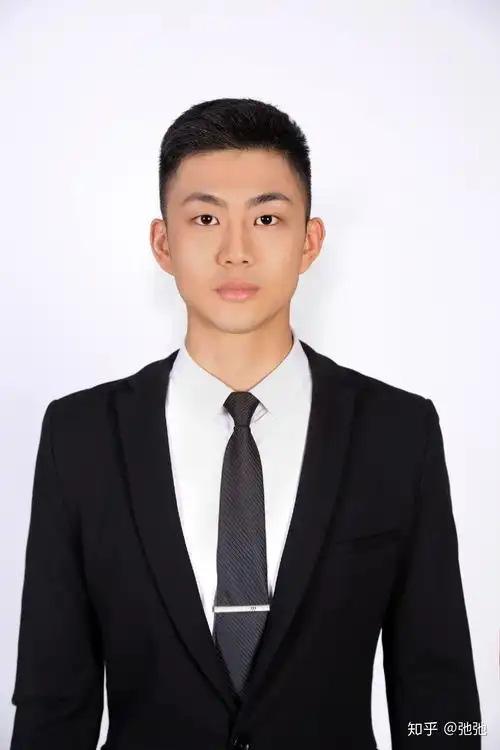 如何拍好看的证件照