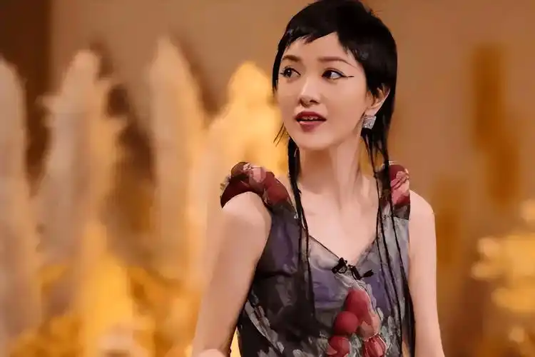 郭采洁一手好牌"打得稀烂"!嫁渣男出钱出力,私生活混乱没法看