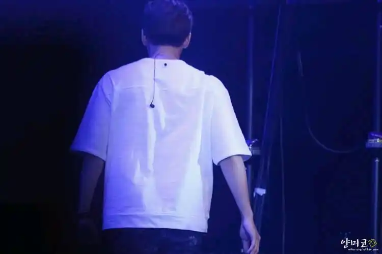 qq头像 池昌旭 背影