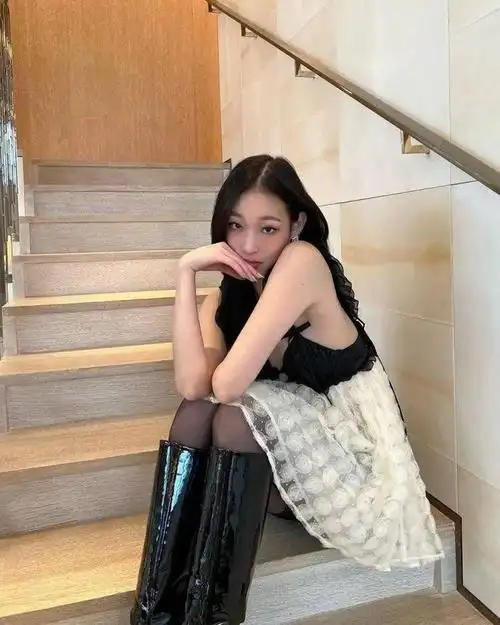 身家过亿,名校毕业,就